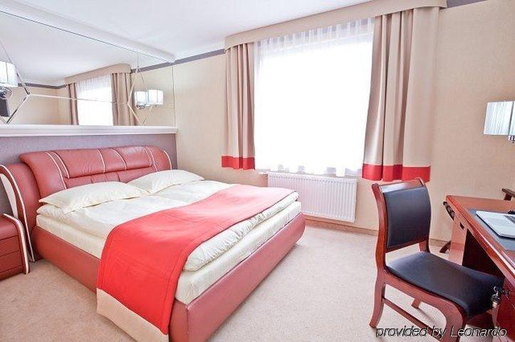 M Hotel Sosnowiec Oda fotoğraf
